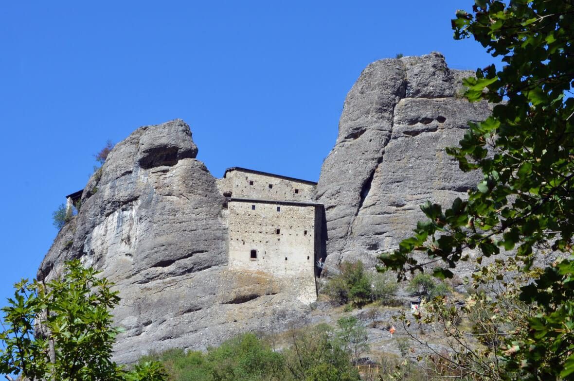 castello-dell-pietra-vobbia- castello-dell-pietra-vobbia-