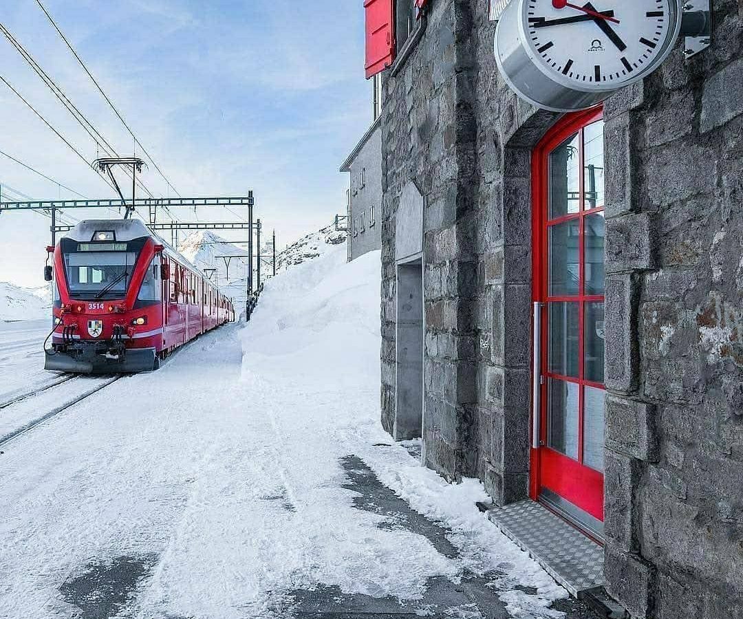 BERNINA (2) BERNINA (2)